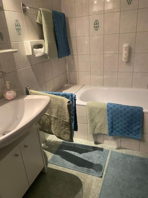 Schoene Ferienwohnung Mit Wolfgangseeblick Strobl Bagian luar foto