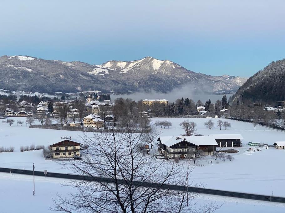 Schoene Ferienwohnung Mit Wolfgangseeblick Strobl Bagian luar foto
